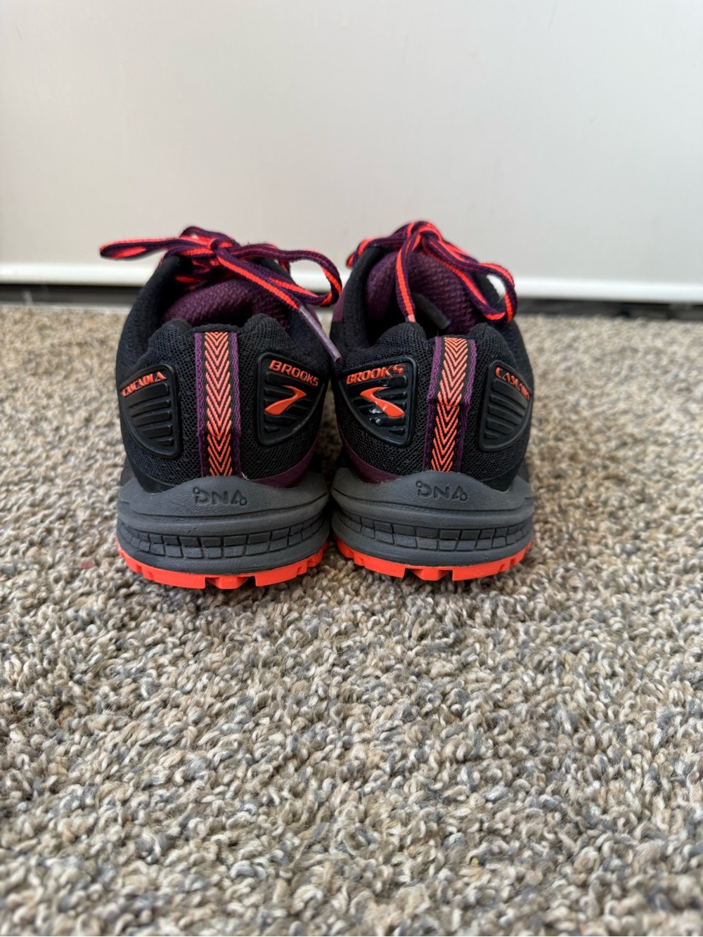 Brooks Cascadia 12 Purple and Orange Trail Runners - Picture 4 of 6